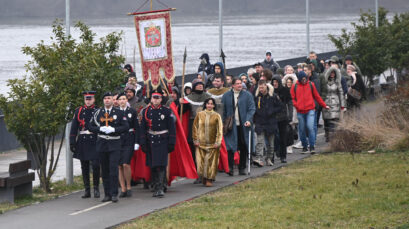 Традиција и заједништво: Витешко пливање за Богојављенски крст 18. јануара